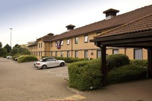 The Bedrooms at Premier Inn Basingstoke Central