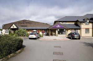 The Bedrooms at Premier Inn Bedford (Priory Marina)