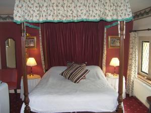 The Bedrooms at Bath Lodge Hotel