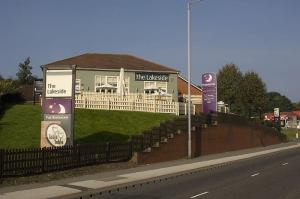 The Bedrooms at Premier Inn Birmingham (Oldbury)