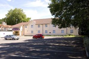 The Bedrooms at Premier Inn Bracknell (Twin Bridges)