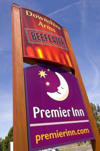 The Bedrooms at Premier Inn Bracknell (Twin Bridges)