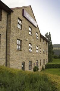 The Bedrooms at Premier Inn Bradford North (Bingley)