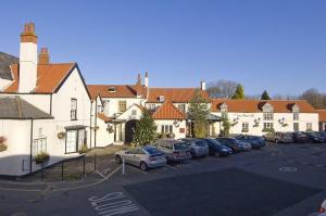 The Bedrooms at Premier Inn Bristol (Alveston)