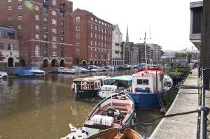 The Bedrooms at Premier Inn Bristol City Centre (King St.)