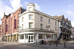 The Bedrooms at Premier Inn Bristol City Centre (King St.)