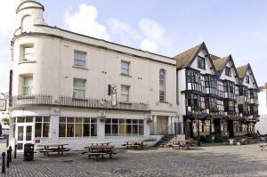 The Bedrooms at Premier Inn Bristol City Centre (King St.)