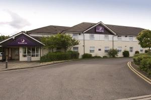 The Bedrooms at Premier Inn Caerphilly (Crossways)