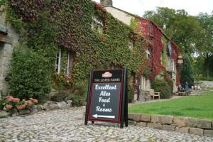 The Bedrooms at The Lister Arms