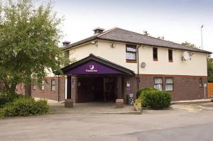 The Bedrooms at Premier Inn Caerphilly (Corbetts Lane)