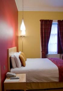 The Bedrooms at Salisbury Green Hotel
