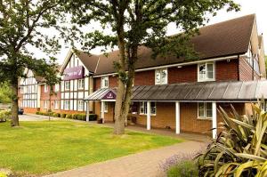 The Bedrooms at Premier Inn Crawley (Pound Hill)