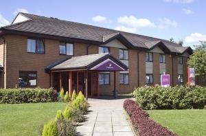 The Bedrooms at Premier Inn Glasgow (Hamilton)