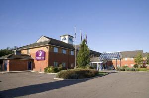 The Bedrooms at Premier Inn Luton South (M1, J9)