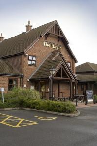 The Bedrooms at Premier Inn Grimsby