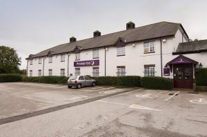The Bedrooms at Premier Inn Wirral (Greasby)