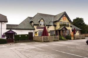 The Bedrooms at Premier Inn Wirral (Greasby)