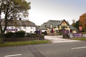 The Bedrooms at Premier Inn Wirral (Greasby)