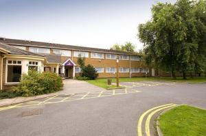 The Bedrooms at Premier Inn Leicester (Forest East)