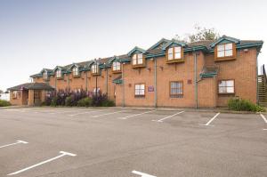 The Bedrooms at Premier Inn Leicester South (Oadby)