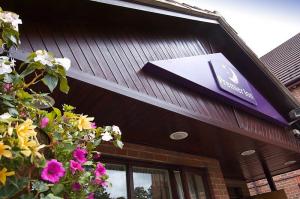 The Bedrooms at Premier Inn Maidstone (Leybourne)