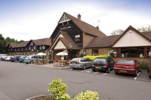 The Bedrooms at Premier Inn Maidstone (Leybourne)