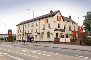 The Bedrooms at Premier Inn Nottingham North (Daybrook)