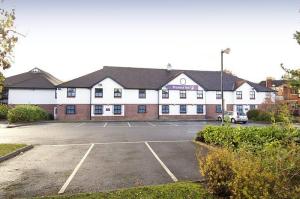 The Bedrooms at Premier Inn Manchester Airport (Heald Green)