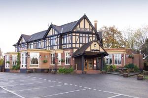 The Bedrooms at Premier Inn Manchester Airport (Heald Green)