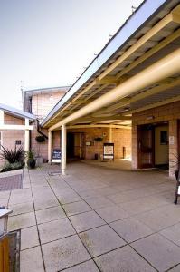 The Bedrooms at Premier Inn Manchester Airport (Cheadle)