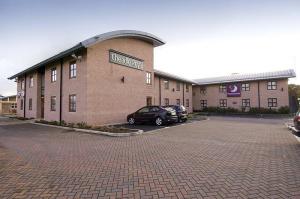 The Bedrooms at Premier Inn Manchester Airport (Cheadle)