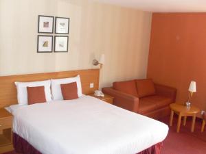 The Bedrooms at Days Inn Stevenage North