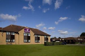 The Bedrooms at Premier Inn Northampton West (Harpole)