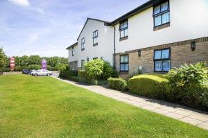 The Bedrooms at Premier Inn Northampton South (Wootton)