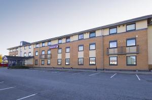 The Bedrooms at Premier Inn Preston South (Craven Drive)