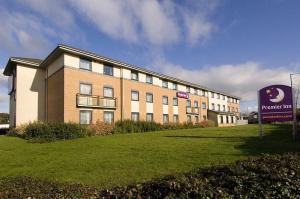 The Bedrooms at Premier Inn Preston South (Craven Drive)