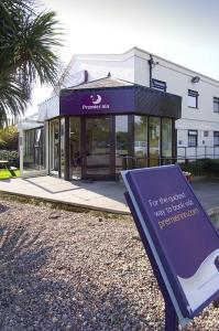 The Bedrooms at Premier Inn Gloucester (Longford)