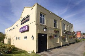 The Bedrooms at Premier Inn Gloucester (Longford)