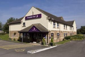 The Bedrooms at Premier Inn Gloucester (Little Witcombe)