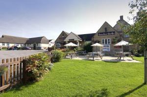 The Bedrooms at Premier Inn Gloucester (Little Witcombe)