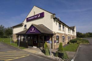 The Bedrooms at Premier Inn Gloucester (Little Witcombe)