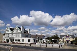 The Bedrooms at Premier Inn Southend-On-Sea (Thorpe Bay)