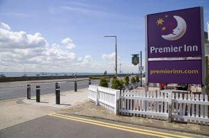 The Bedrooms at Premier Inn Southend-On-Sea (Thorpe Bay)