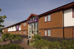 The Bedrooms at Premier Inn Tewkesbury (Strensham)