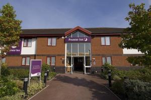 The Bedrooms at Premier Inn Tewkesbury (Strensham)