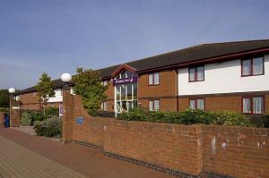 The Bedrooms at Premier Inn Tewkesbury (Strensham)