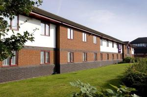 The Bedrooms at Premier Inn Tewkesbury (Strensham)