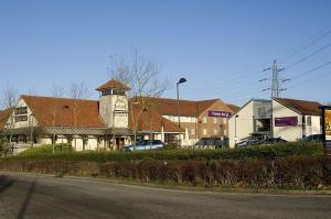 The Bedrooms at Premier Inn Swindon West