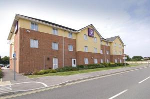 The Bedrooms at Premier Inn Swindon Central