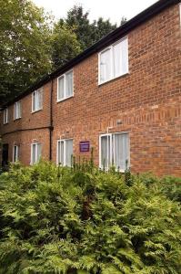 The Bedrooms at Premier Inn Wirral (Childer Thornton)